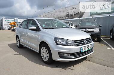 Седан Volkswagen Polo 2017 в Києві