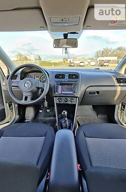 Седан Volkswagen Polo 2013 в Днепре