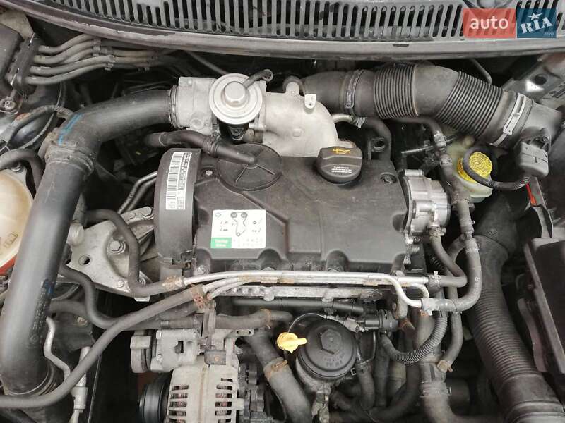 Хетчбек Volkswagen Polo 2005 в Рівному