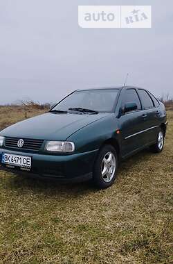 Седан Volkswagen Polo 1998 в Заречном