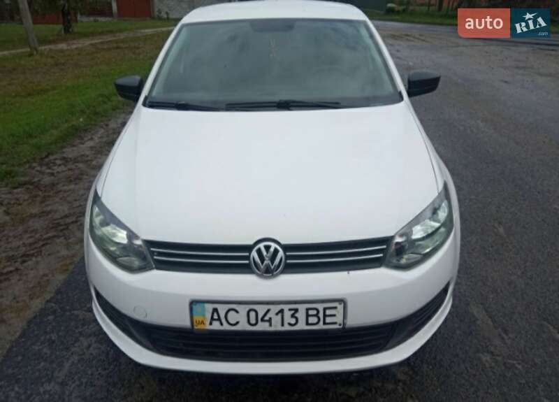 Седан Volkswagen Polo 2013 в Старій Вижівці