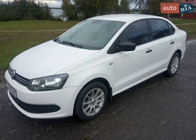 Седан Volkswagen Polo 2013 в Старій Вижівці