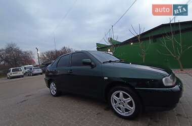 Седан Volkswagen Polo 1997 в Барышевке