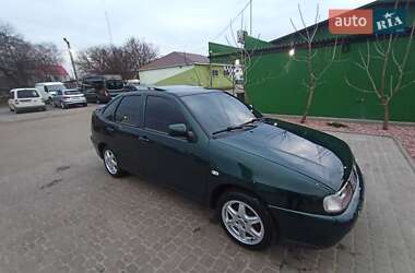 Седан Volkswagen Polo 1997 в Барышевке