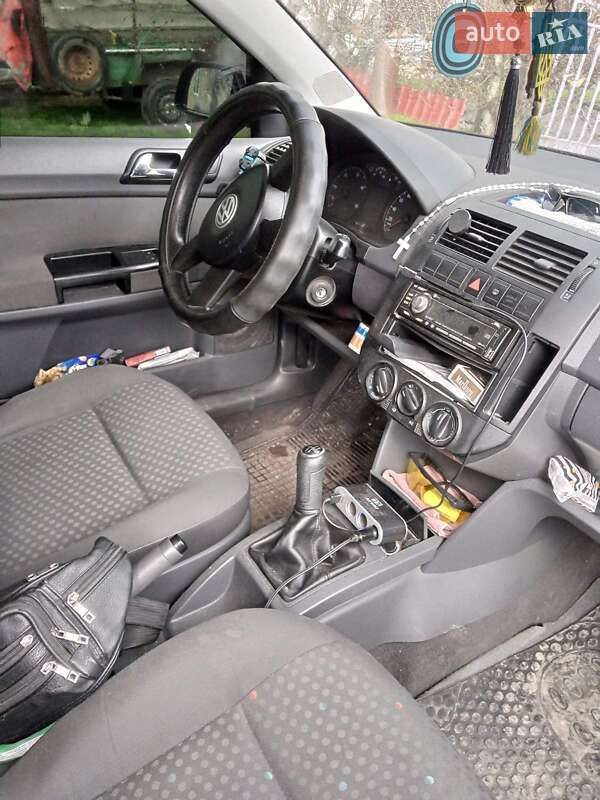 Седан Volkswagen Polo 2004 в Песчанке