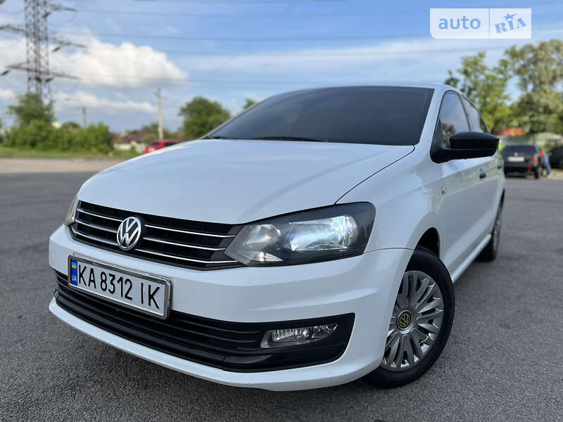 Седан Volkswagen Polo 2016 в 