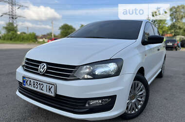 Седан Volkswagen Polo 2016 в 