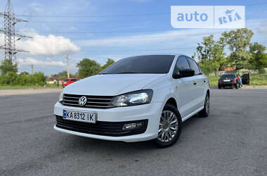 Седан Volkswagen Polo 2016 в 