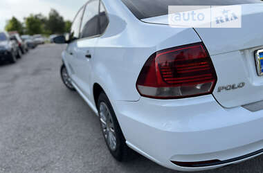 Седан Volkswagen Polo 2016 в 