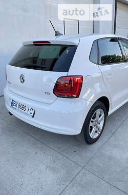Хетчбек Volkswagen Polo 2014 в 