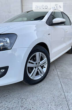 Хетчбек Volkswagen Polo 2014 в 