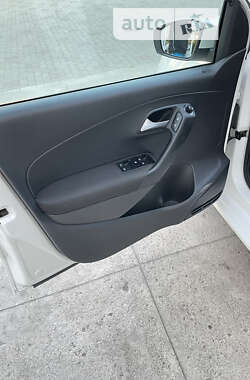Хетчбек Volkswagen Polo 2014 в 