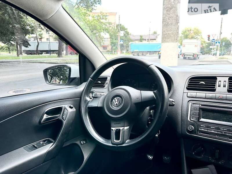 Седан Volkswagen Polo 2014 в Николаеве