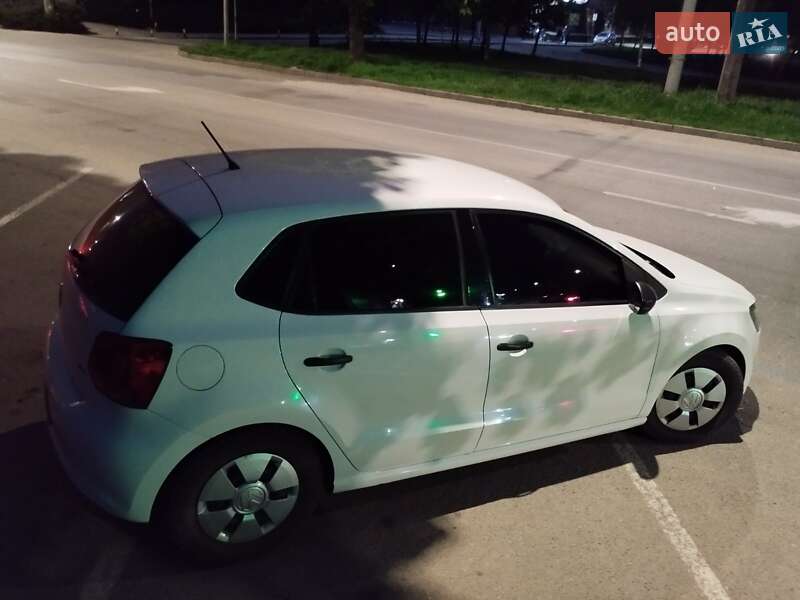 Хэтчбек Volkswagen Polo 2013 в Черновцах
