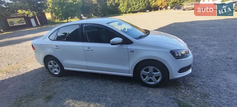 Седан Volkswagen Polo 2012 в 