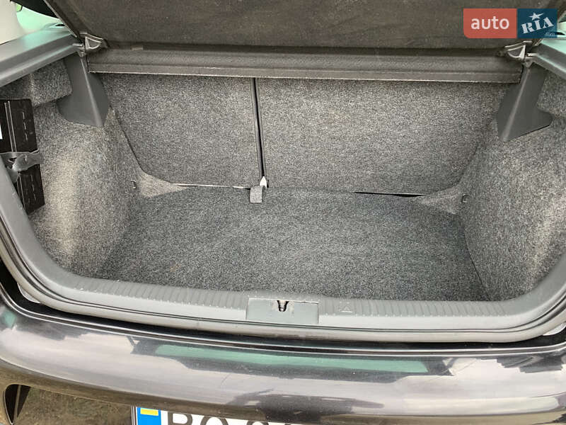 Хетчбек Volkswagen Polo 2006 в Збаражі