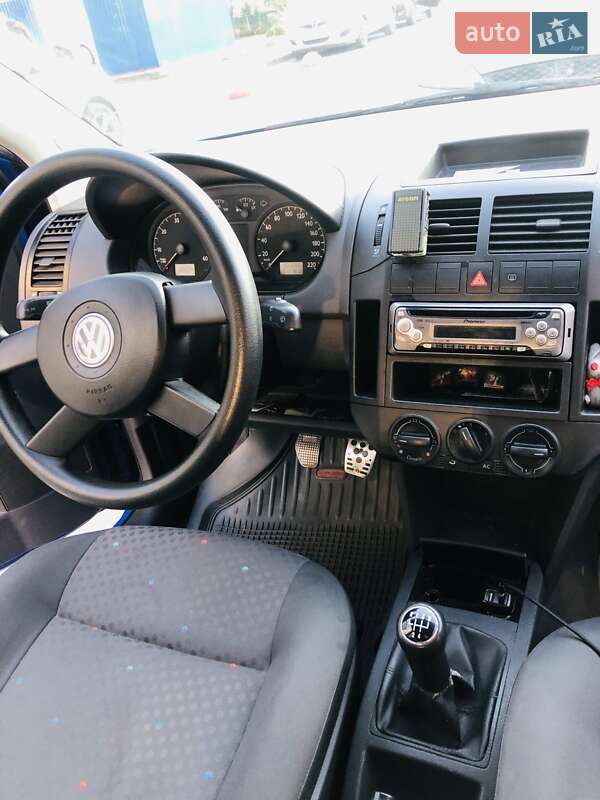 Хэтчбек Volkswagen Polo 2004 в Киеве