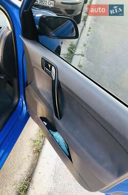 Хэтчбек Volkswagen Polo 2004 в Киеве