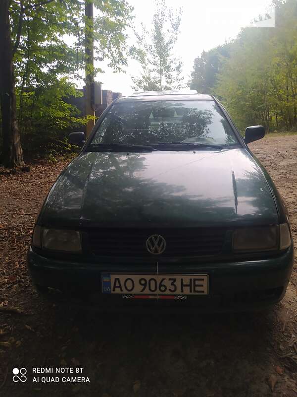 Седан Volkswagen Polo 1998 в Виноградове