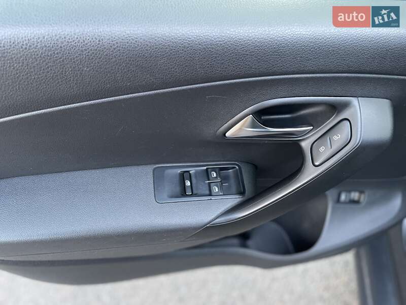 Седан Volkswagen Polo 2013 в Покровске