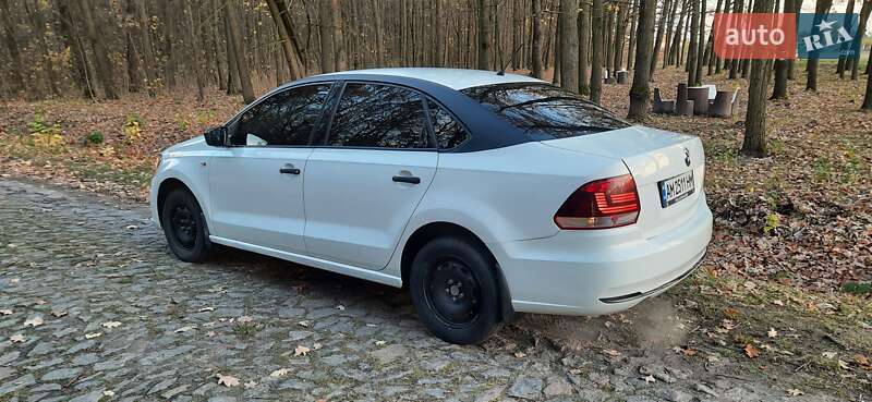 Седан Volkswagen Polo 2017 в Бердичеве