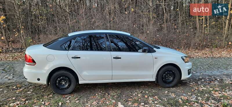 Седан Volkswagen Polo 2017 в Бердичеве