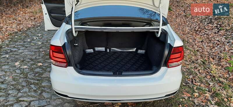 Седан Volkswagen Polo 2017 в Бердичеве
