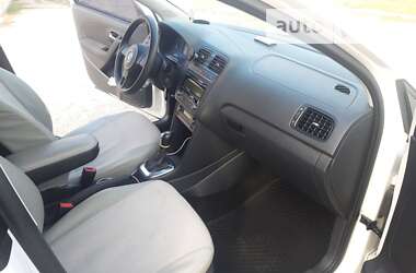 Хетчбек Volkswagen Polo 2012 в 