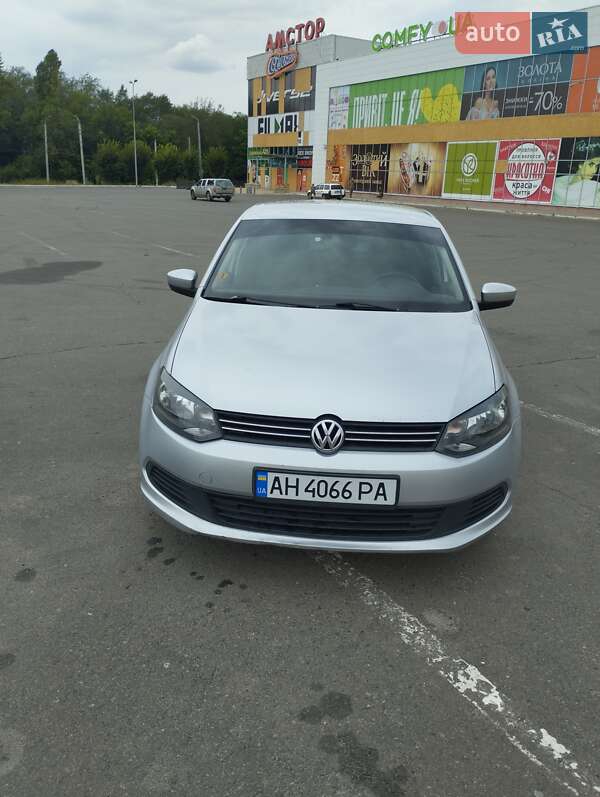 Седан Volkswagen Polo 2011 в Сарнах