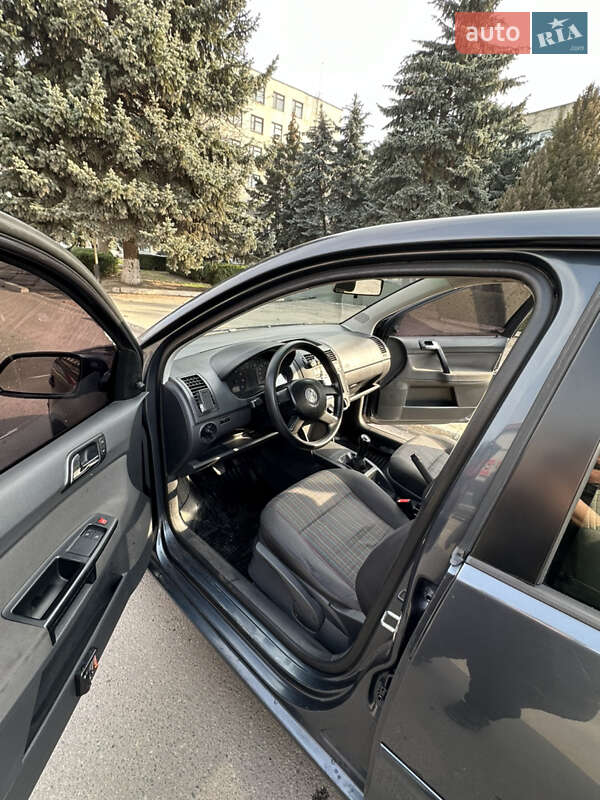 Хэтчбек Volkswagen Polo 2005 в Могилев-Подольске