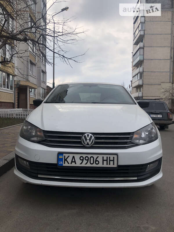 Седан Volkswagen Polo 2017 в Вишневом