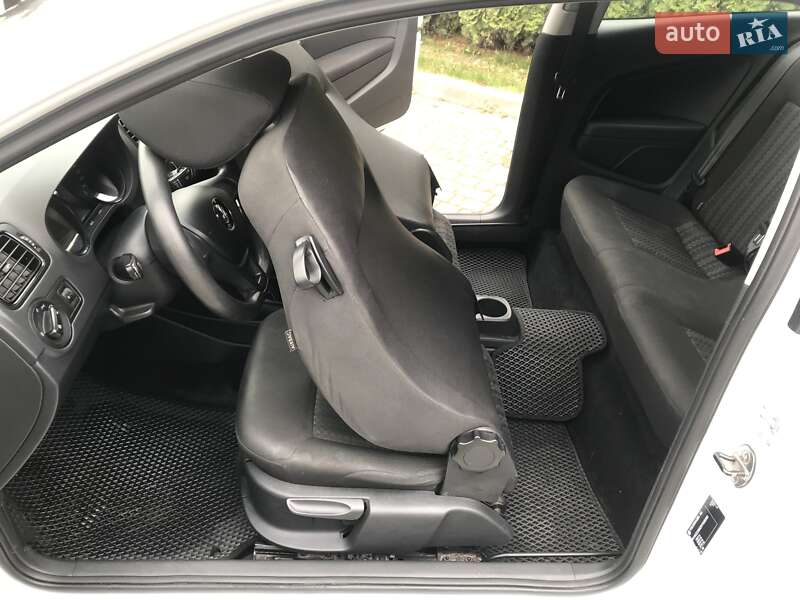 Хэтчбек Volkswagen Polo 2016 в Луцке