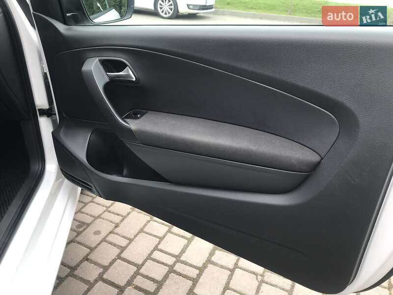 Хэтчбек Volkswagen Polo 2016 в Луцке