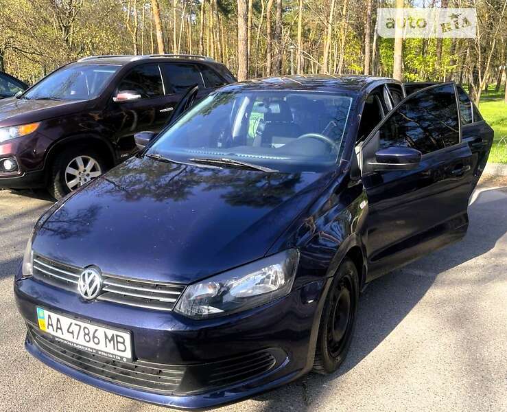 Седан Volkswagen Polo 2011 в Киеве