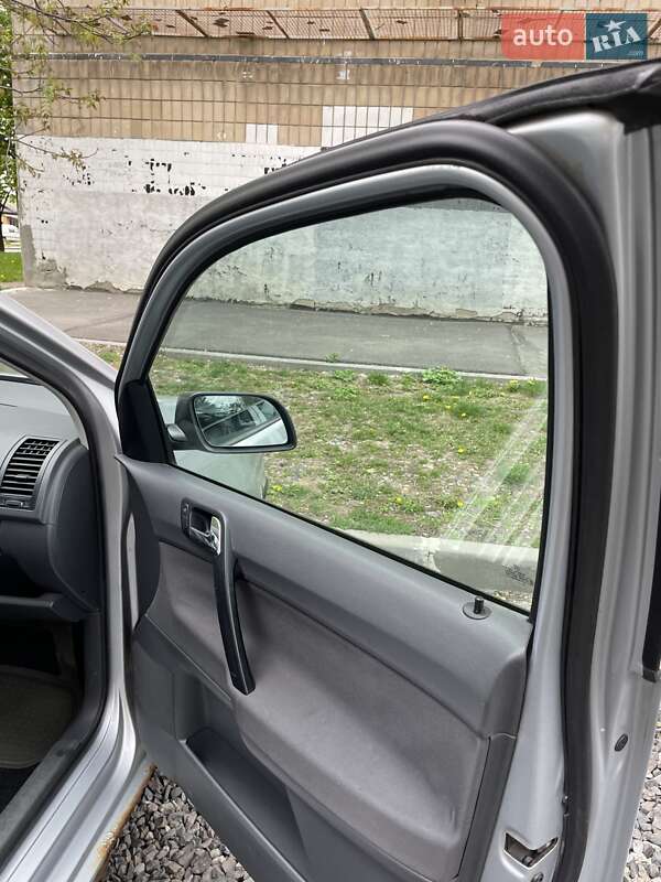 Хэтчбек Volkswagen Polo 2003 в Харькове