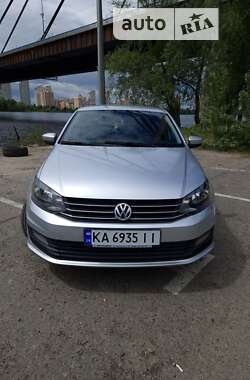 Седан Volkswagen Polo 2015 в Киеве