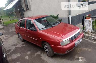 Седан Volkswagen Polo 2001 в Тячеве