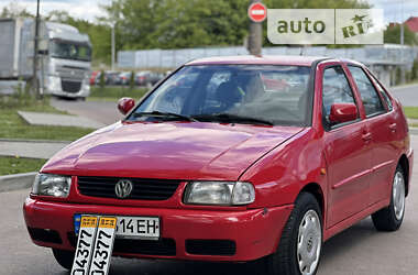 Седан Volkswagen Polo 2000 в Тернополе