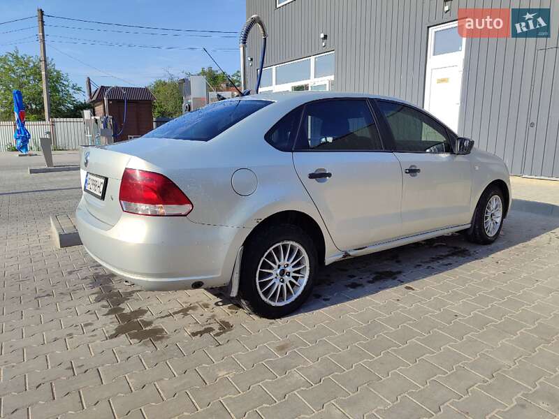 Седан Volkswagen Polo 2012 в Семеновке
