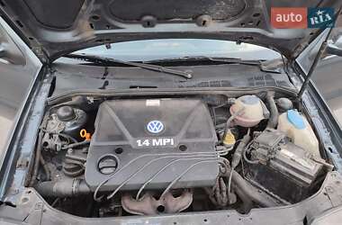 Хетчбек Volkswagen Polo 2000 в 