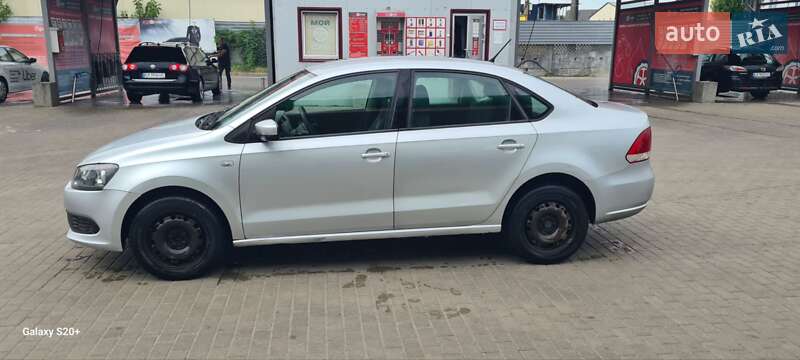 Седан Volkswagen Polo 2013 в Киеве