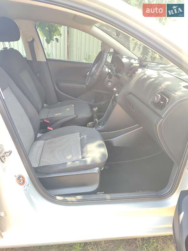 Седан Volkswagen Polo 2012 в Семеновке