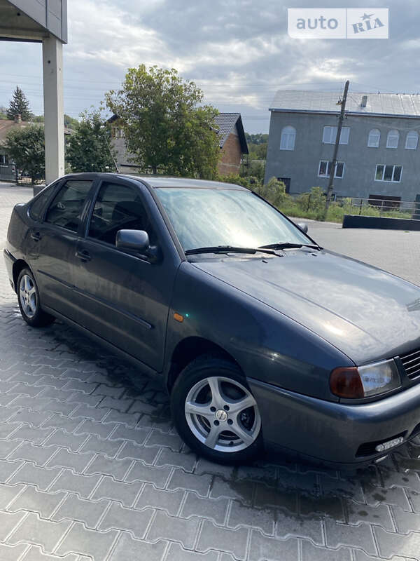 Седан Volkswagen Polo 1997 в Теребовлі