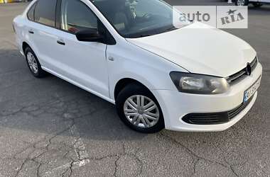 Седан Volkswagen Polo 2013 в Киеве