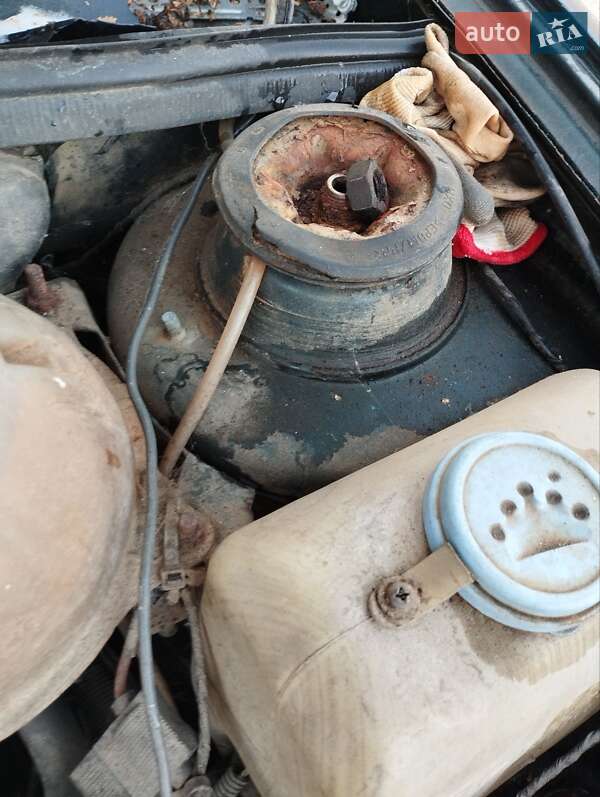 Седан Volkswagen Polo 1997 в Новом Роздоле