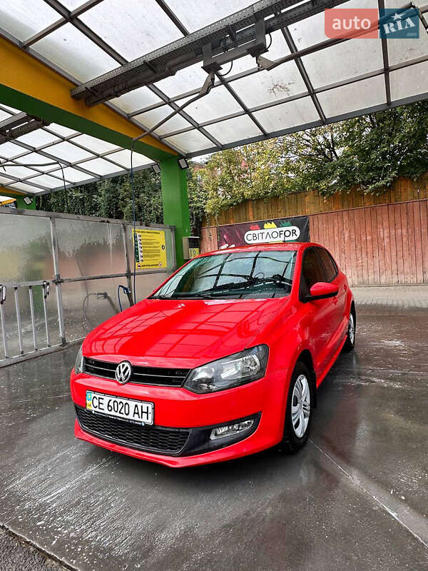 Хэтчбек Volkswagen Polo 2010 в Черновцах