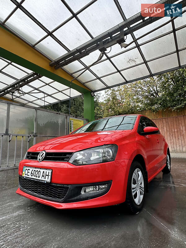 Хэтчбек Volkswagen Polo 2010 в Черновцах