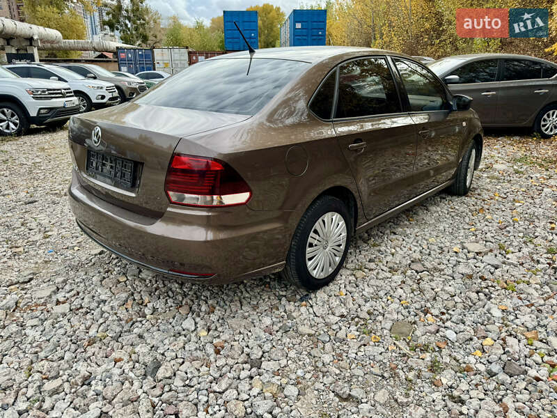Седан Volkswagen Polo 2017 в Киеве