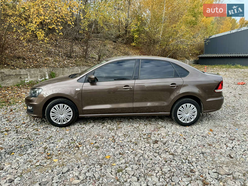 Седан Volkswagen Polo 2017 в Киеве