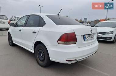 Седан Volkswagen Polo 2016 в Киеве